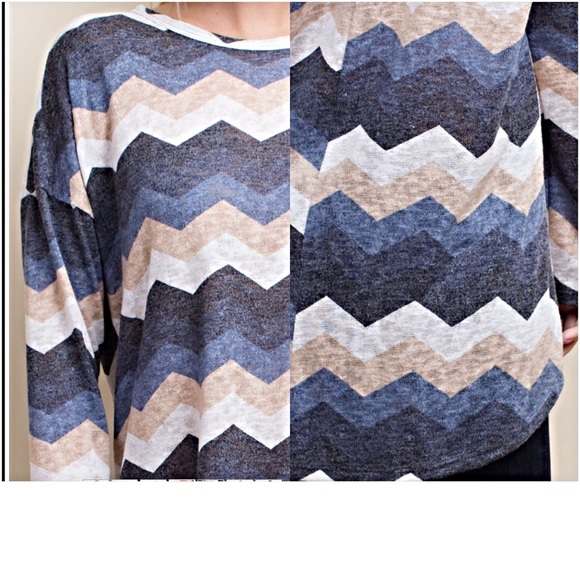 Classy Chic Chevron Lightweight Tunic Top SM Sold - Picture 3 of 3