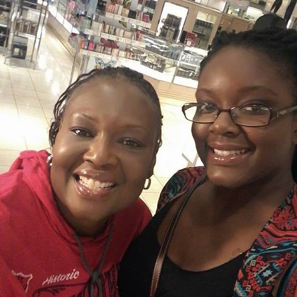 Meet your Posher, Carla - Picture 1 of 1