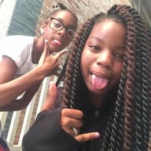 Meet your Posher, Johneise