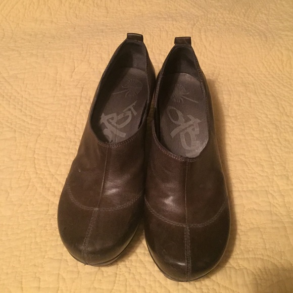 OTBT wedge shoes