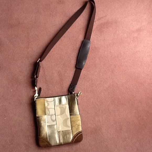 Coach cross-body purse 👜
