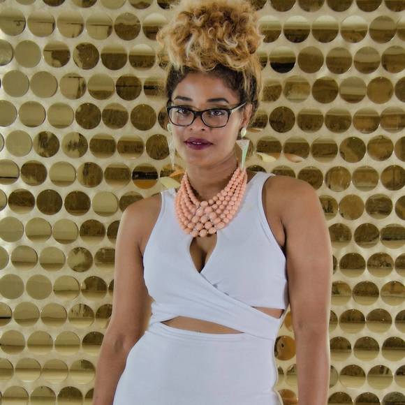 Meet your Posher, April