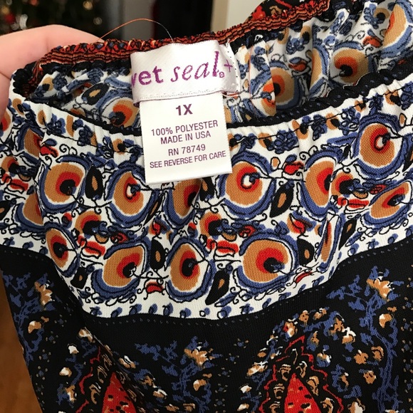 Multi-colored plus size dress - Picture 3 of 3