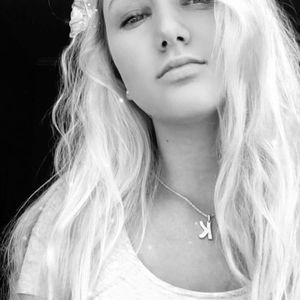 Meet your Posher, Katelyn