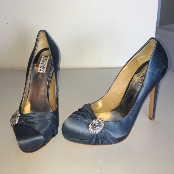 Badgley Mischka blue satin pumps w/jewel detail