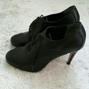 Cole haan laceup black  heel sz 51/2 nike air