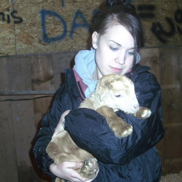 Meet your Posher, Erin - Picture 1 of 1
