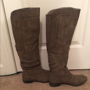 ⭐️BRAND NEW⭐️ taupe knee high boots