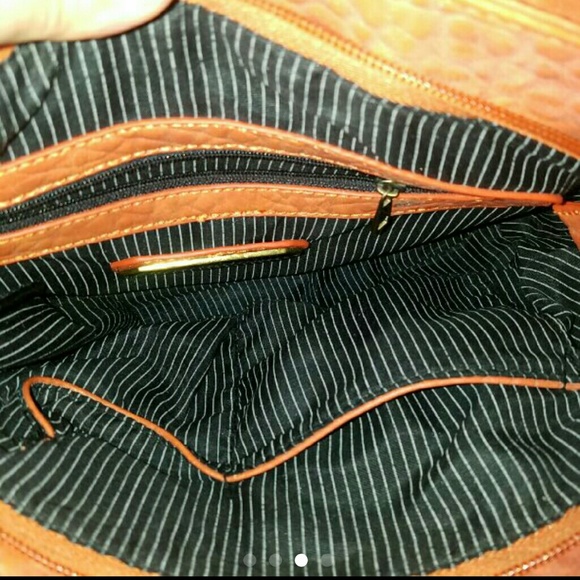 Coral Crossbody Bag - Picture 3 of 4