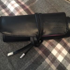 Younique brush roll