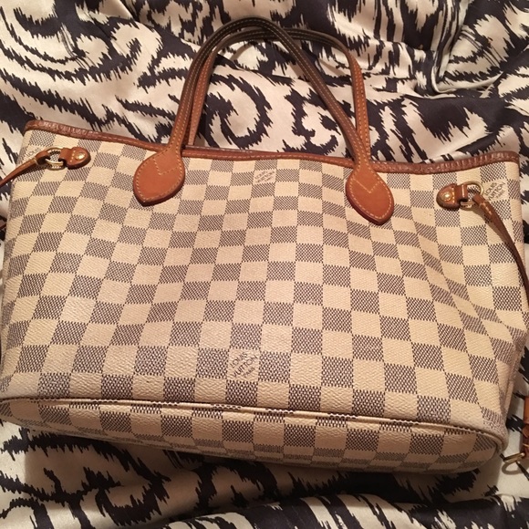 Louis Vuitton neverfull pm