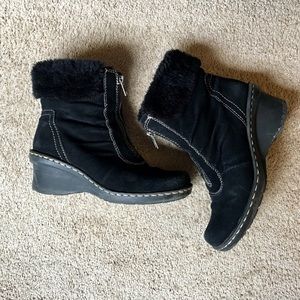 Sale! Black suede winter booties with wedge heel