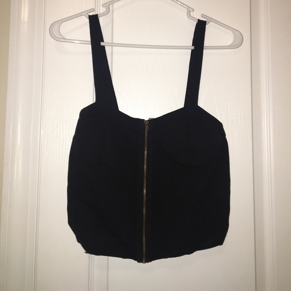 Crop top - Picture 1 of 3