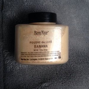 New and UNUSED Ben Nye powder