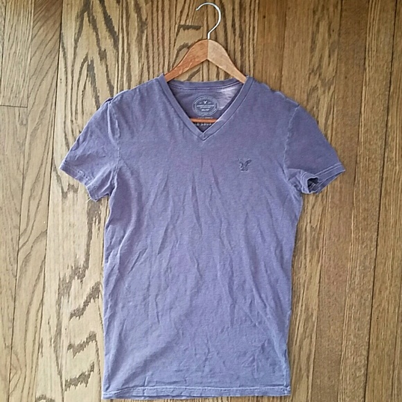 American Eagle V-neck T-shirt