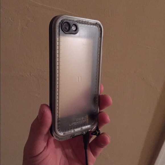 iPhone 5C/5S  life proof case - Picture 2 of 3