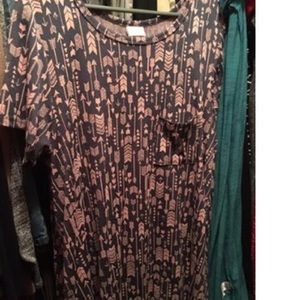 Lularoe Carly HTF Arrow print XL