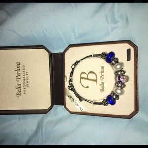 Women's costume jewelry- bracelet