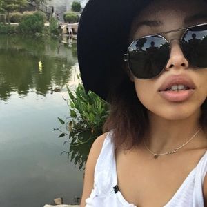 Meet your Posher, Siobhan