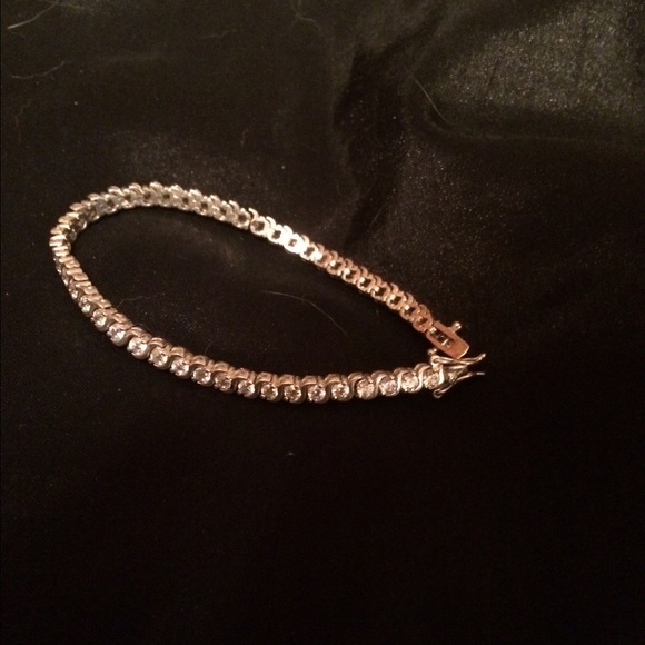 CZ tennis bracelet - Picture 2 of 4