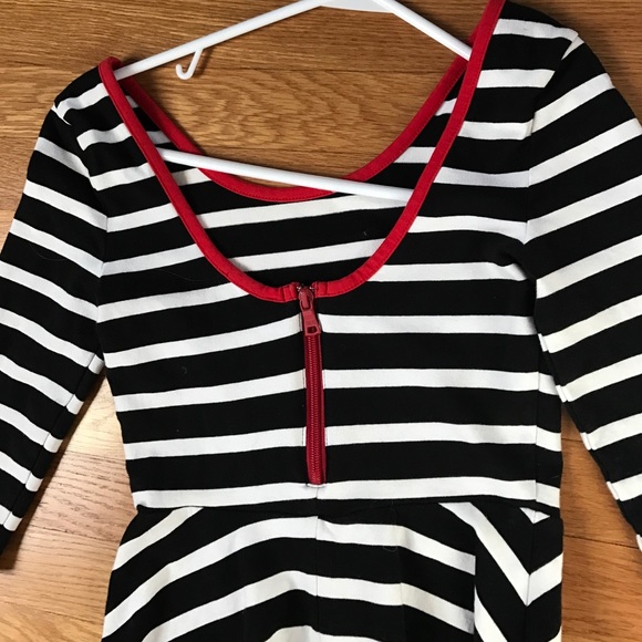 Express Dress - Picture 2 of 3