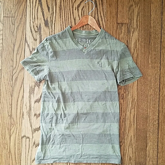 American Eagle V-neck T-shirt