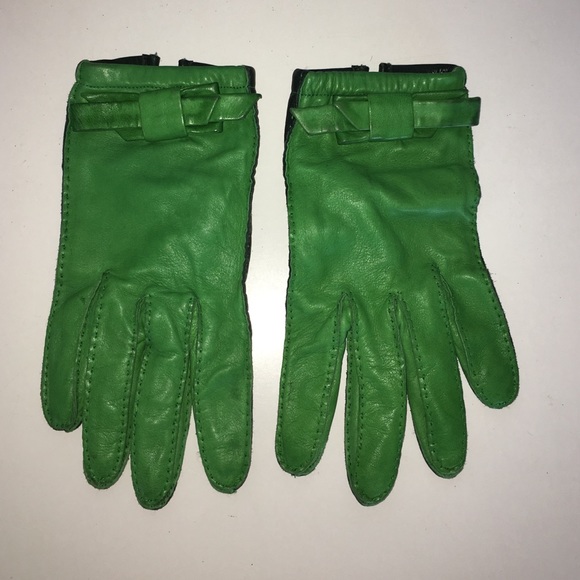 PRADA lambskin gloves w/bow detail