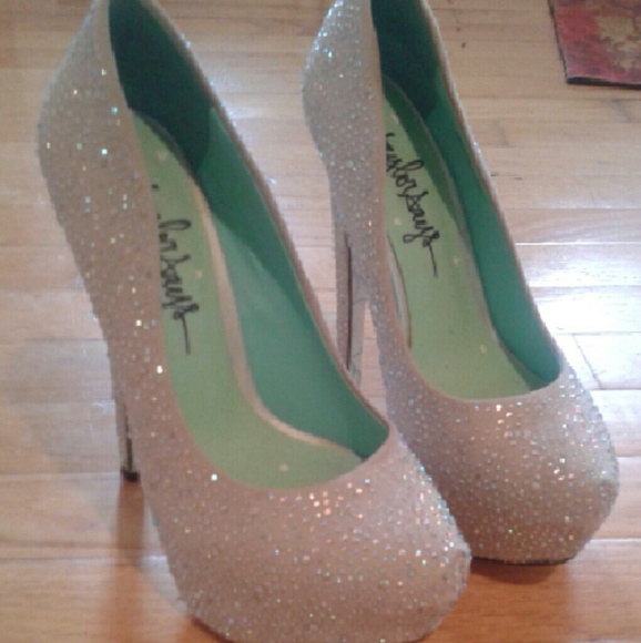 Taylor Says heels