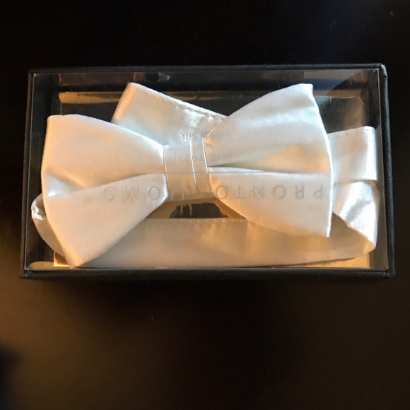 White, silk Bow tie