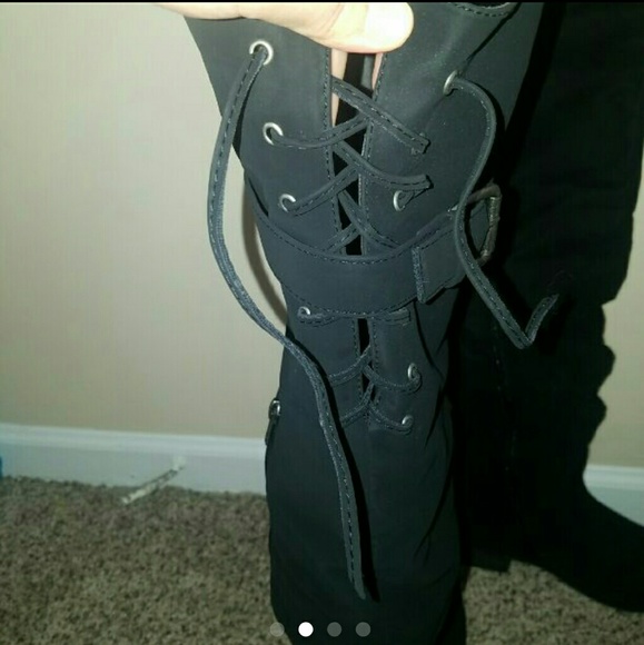 Over the knee high boots - Picture 2 of 4