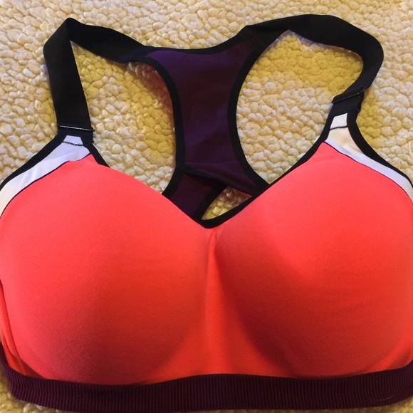 Victoria Secret Sports Bra 34DDD