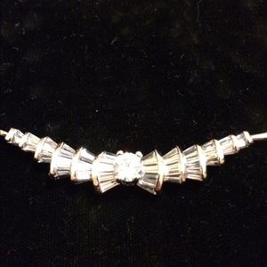 Décolleté Crystal Necklace