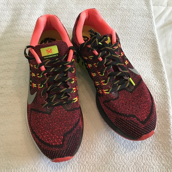 Nike Zoom Structure 18 Sneakers