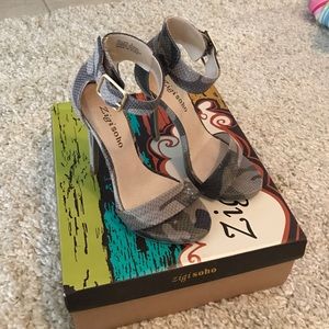 Beautiful 🐍 skin and camouflage mix stiletto