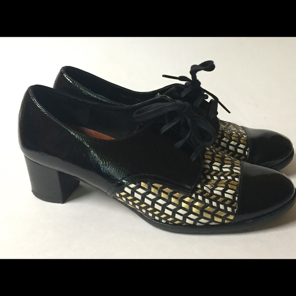Chie Mihara oxfords black patent l. w gold/white