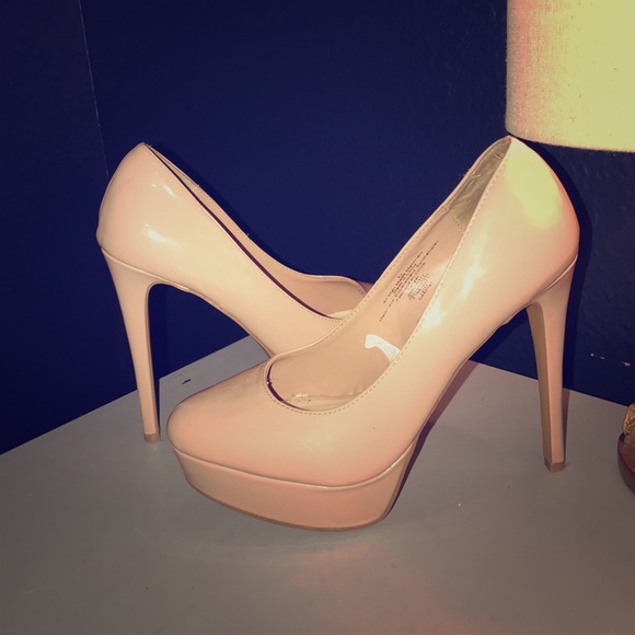 Pumps, high heels, platform heels