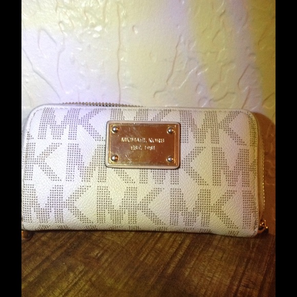 MICHAEL KORS WALLET