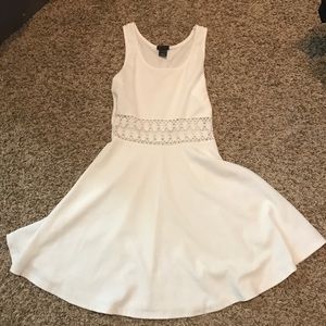 White sundress with see through flowery waist ☀️