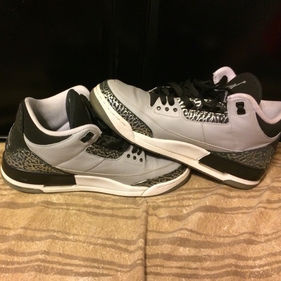 Jordan Retro 3 Wolf Grey - Picture 4 of 4
