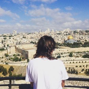 Meet your Posher, Stori