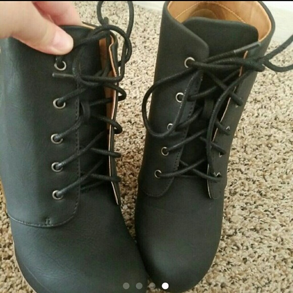 Black Booties (BUNDLE TO SAVE) - Picture 3 of 3
