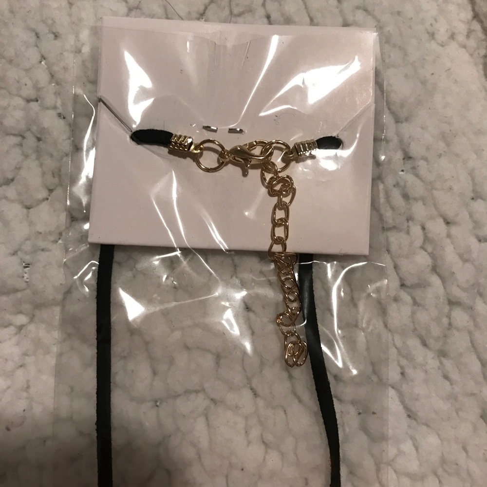 🎉HOST PICK🎉 Black Bow Choker Necklace - Picture 2 of 2