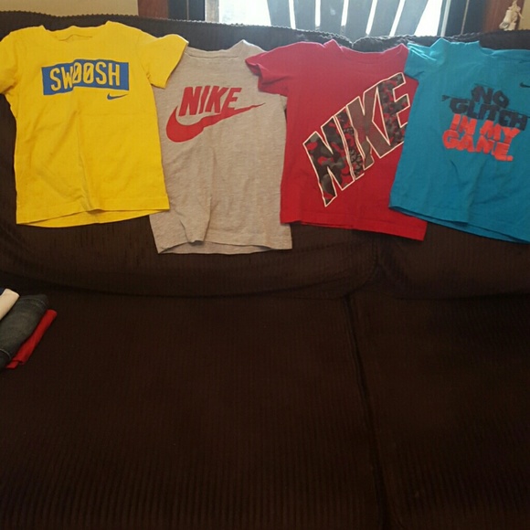 Boys NIKE bundle size 4T
