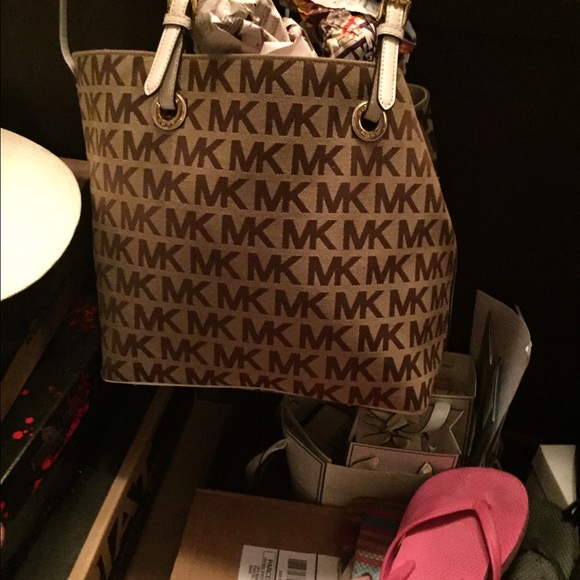 MK PURSE