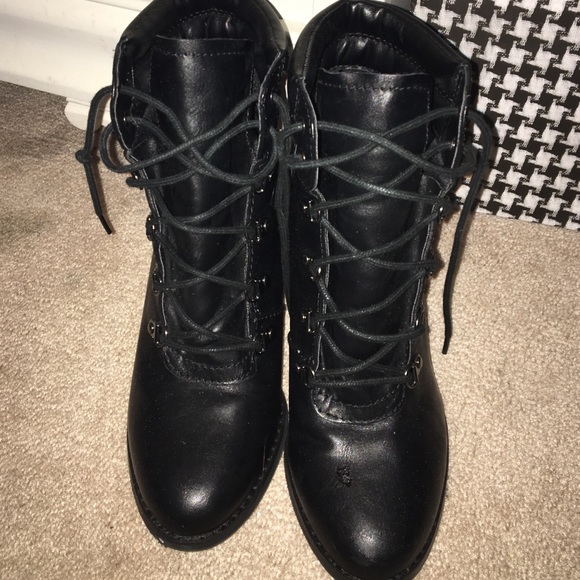 Size 8 heeled lace up boots
