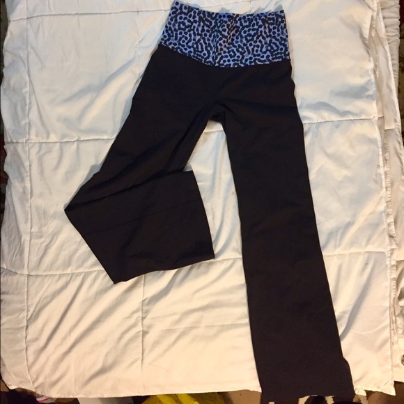Lululemon bootcut black cheetah print yoga pants