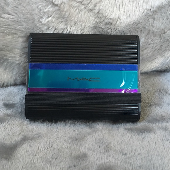 Irresistibly Charming Glitters and Pigments