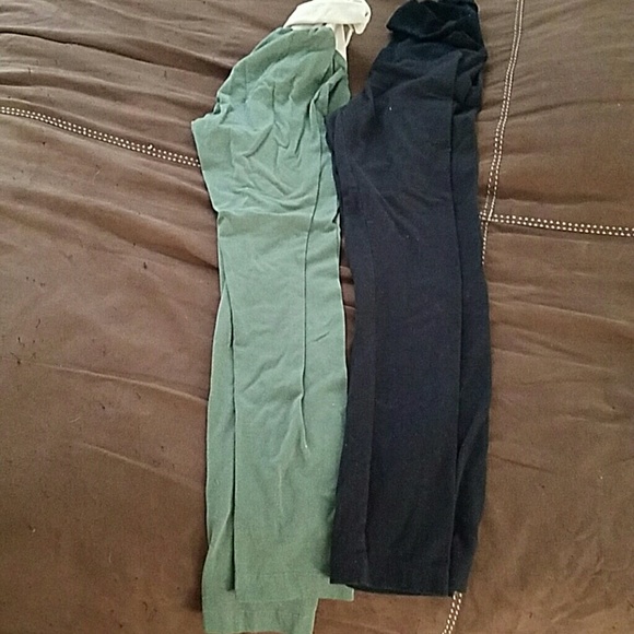 2 size small maternity leggings