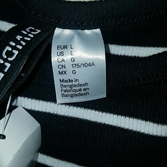 NWT Cold Shoulder Top (bundle to save shipping) - Picture 2 of 2