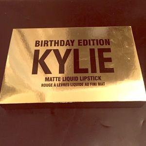 Kylie Birthday Edition Mini Mattes (4)